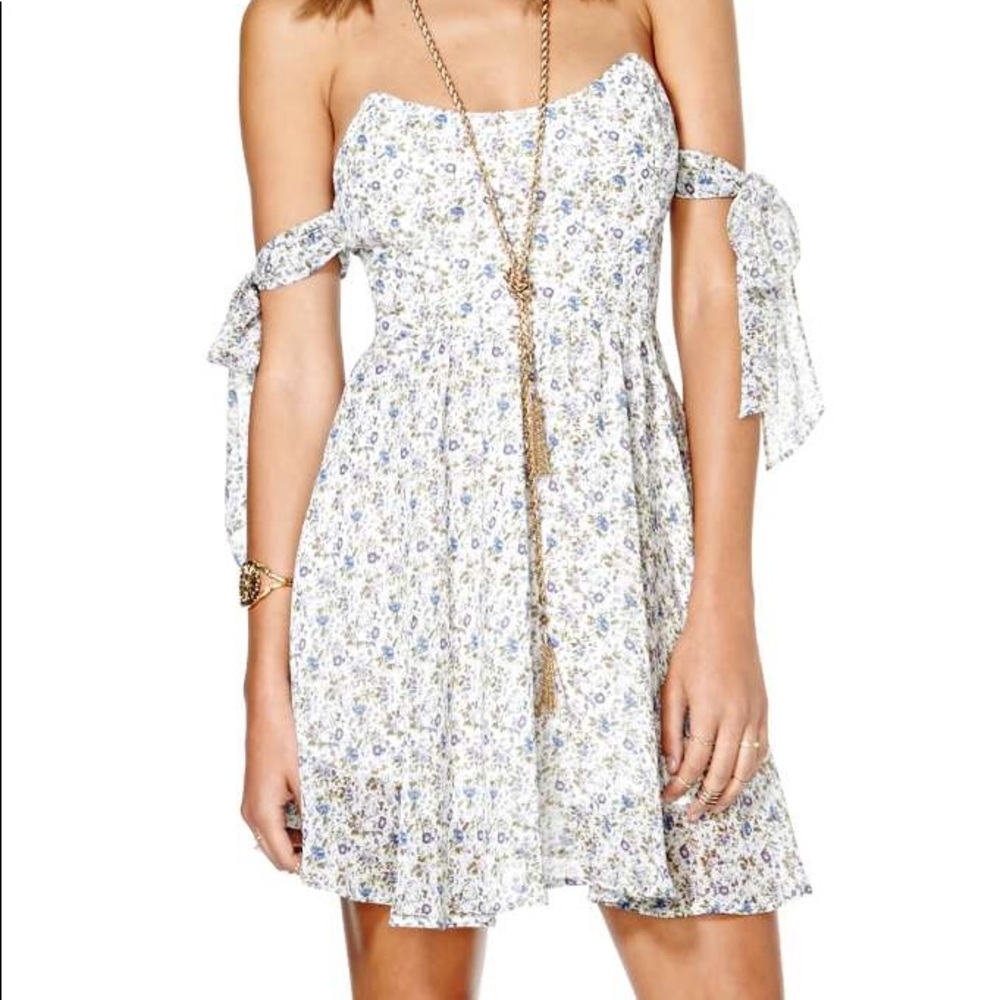 For love and lemons kiss me dress